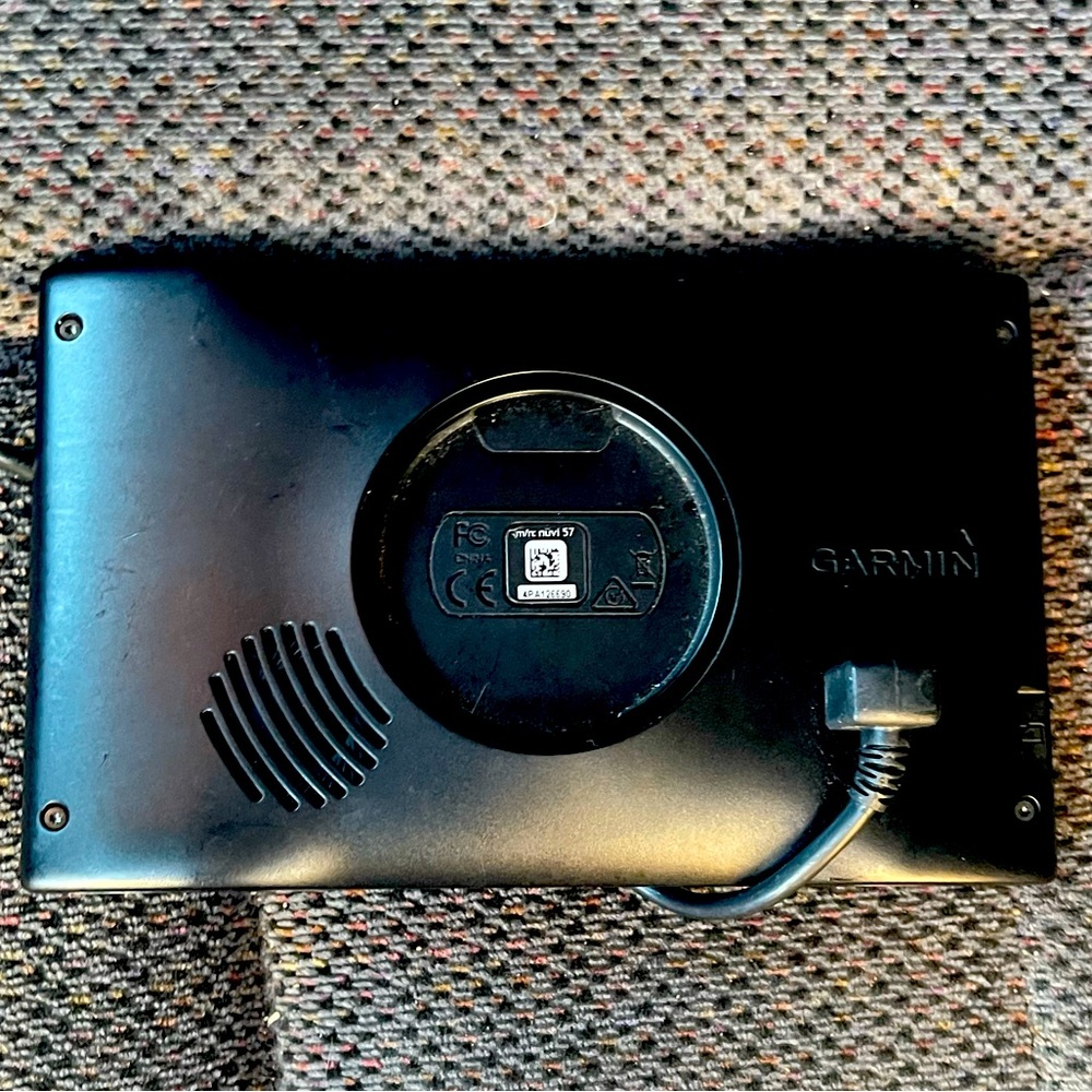 GARMIN NUVI 57LM GPS & Charger Bundle - 4PA131774 - No Box